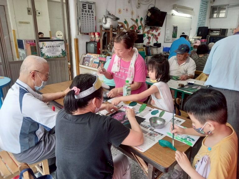 LINE_ALBUM_2025.6.12 創意拓印點畫。 利用隨手可取的材料. 激發有趣創作