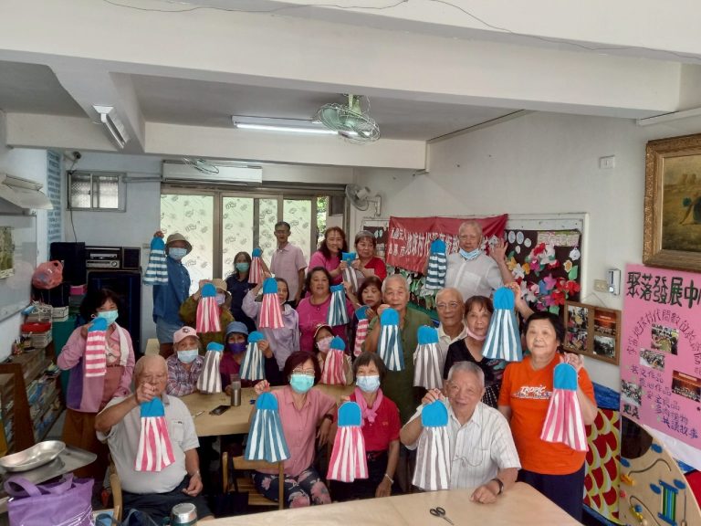 LINE_ALBUM_2025.6.19 廚房擦手巾      縫工練習手指靈活度. 增進手眼協調能力