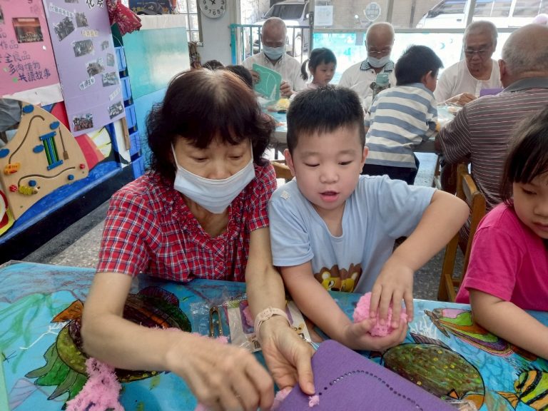 LINE_ALBUM_2025.8.14 動物傳線畫。手作讓長輩動腦思考手腦並用