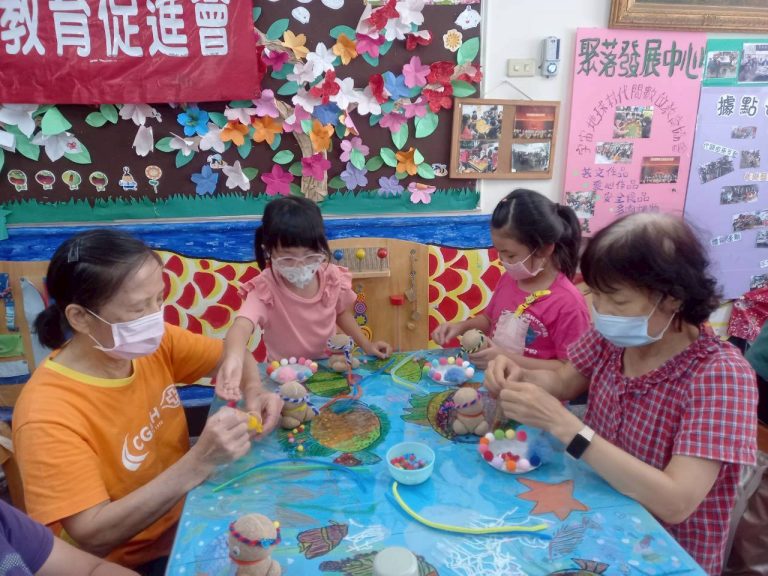 LINE_ALBUM_2025.8.19 草頭娃娃。發揮創意裝飾可愛草頭娃娃. 每日噴水細心照顧