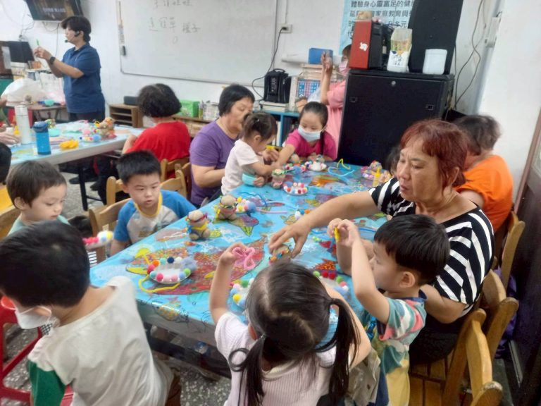 LINE_ALBUM_2025.8.19 草頭娃娃。發揮創意裝飾可愛草頭娃娃. 每日噴水細心照顧
