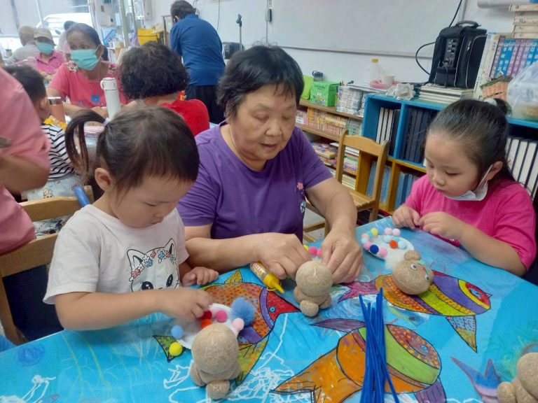 LINE_ALBUM_2025.8.19 草頭娃娃。發揮創意裝飾可愛草頭娃娃. 每日噴水細心照顧