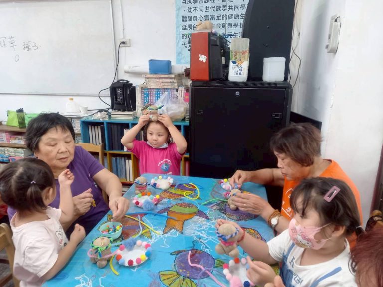 LINE_ALBUM_2025.8.19 草頭娃娃。發揮創意裝飾可愛草頭娃娃. 每日噴水細心照顧